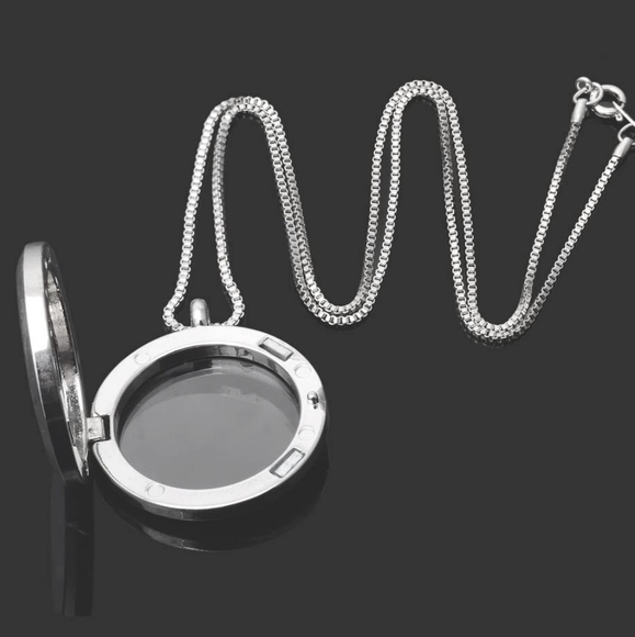 Memory Locket Necklace - Picture 2 of 4